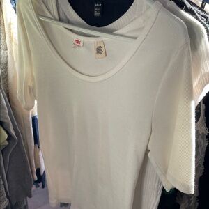 Levi’s Scoop Neck T